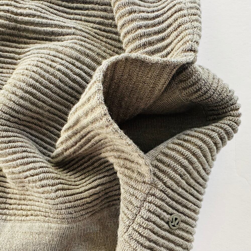 Lululemon Sit In Lotus Wrap Grey Sage Green Size L/XL Merino Wool Cardigan $148 - Picture 7 of 10